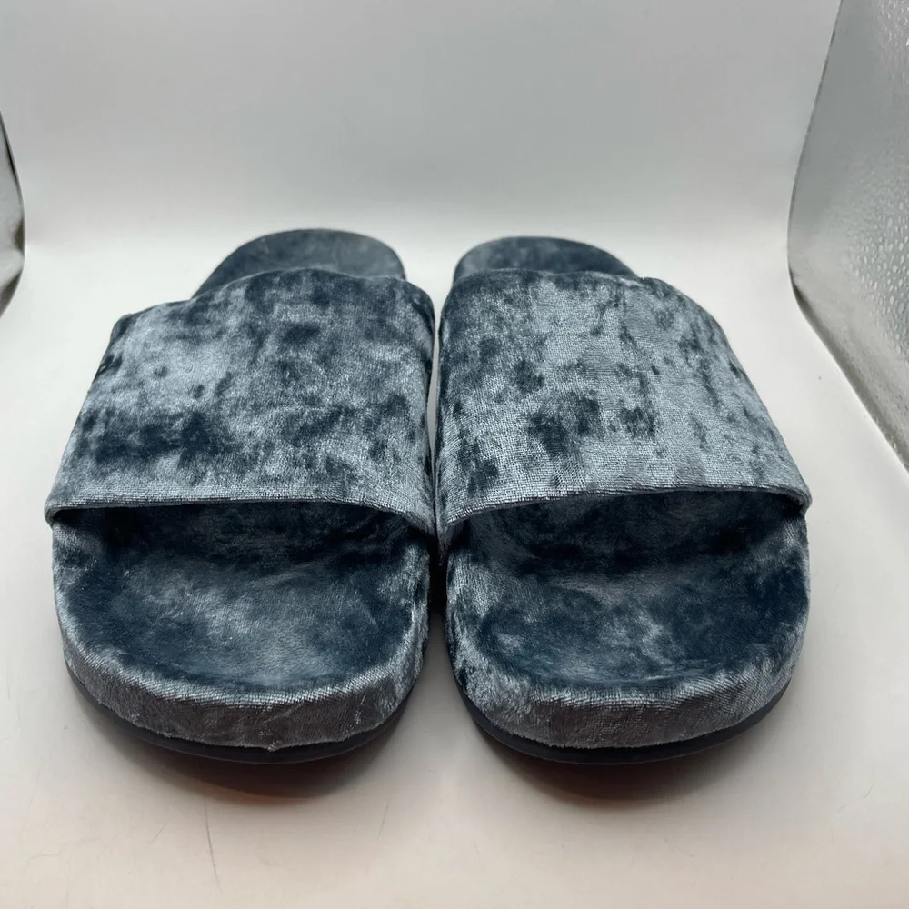 Steve Madden Slush blue velvet sandals women’s 9